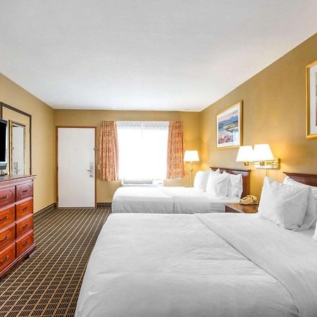 Quality Inn & Suites Westminster Seal Beach Екстер'єр фото