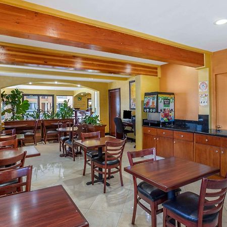 Quality Inn & Suites Westminster Seal Beach Екстер'єр фото