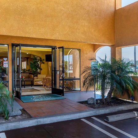 Quality Inn & Suites Westminster Seal Beach Екстер'єр фото