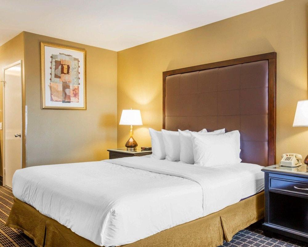Quality Inn & Suites Westminster Seal Beach Екстер'єр фото