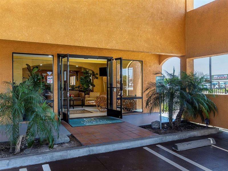 Quality Inn & Suites Westminster Seal Beach Екстер'єр фото