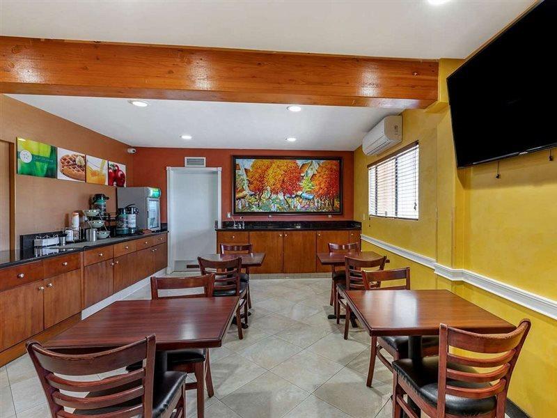 Quality Inn & Suites Westminster Seal Beach Екстер'єр фото
