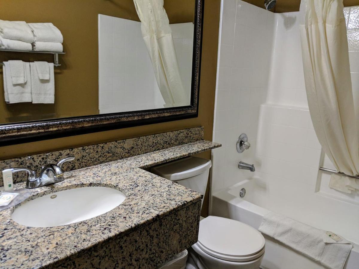 Quality Inn & Suites Westminster Seal Beach Екстер'єр фото