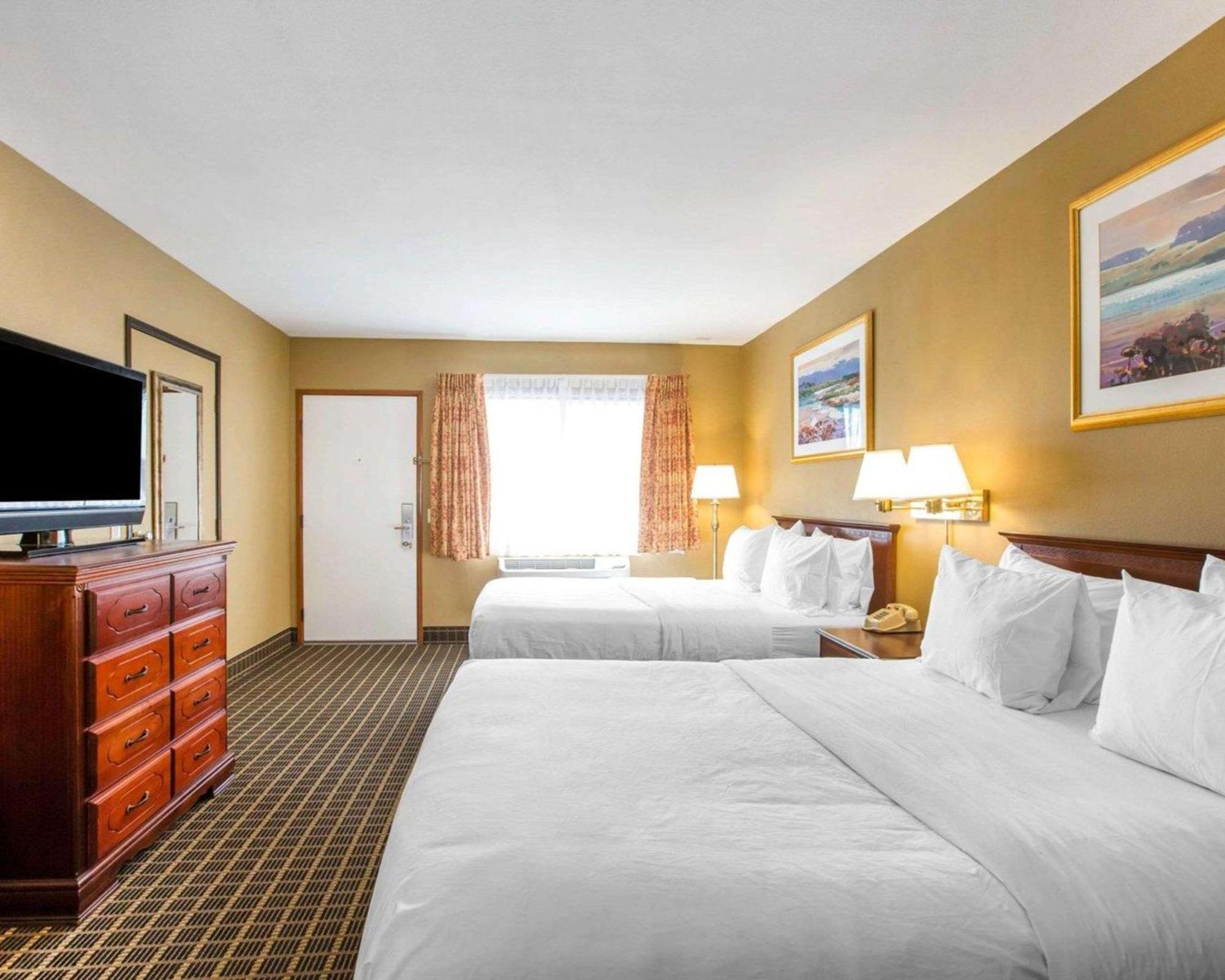 Quality Inn & Suites Westminster Seal Beach Екстер'єр фото