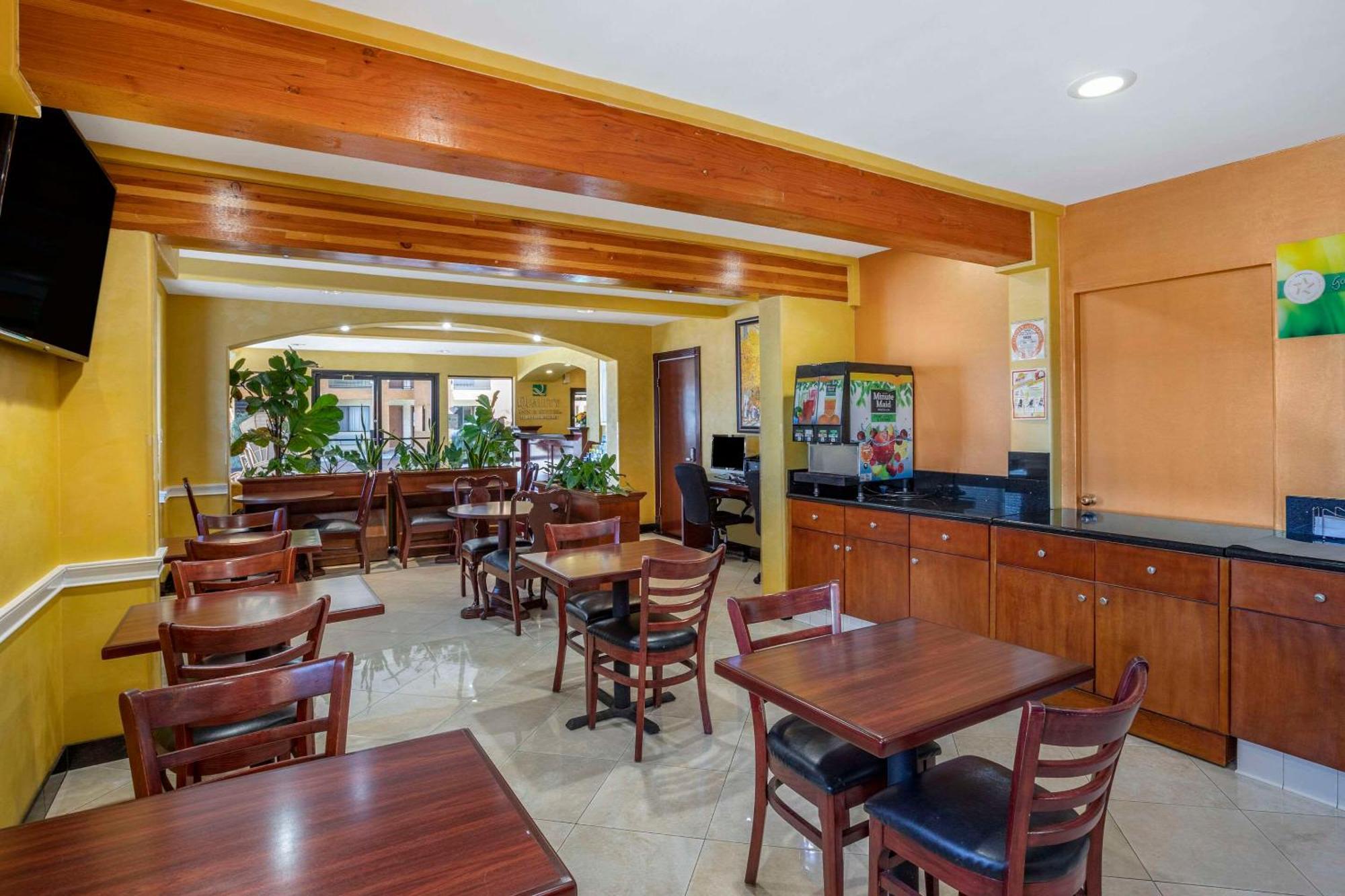 Quality Inn & Suites Westminster Seal Beach Екстер'єр фото