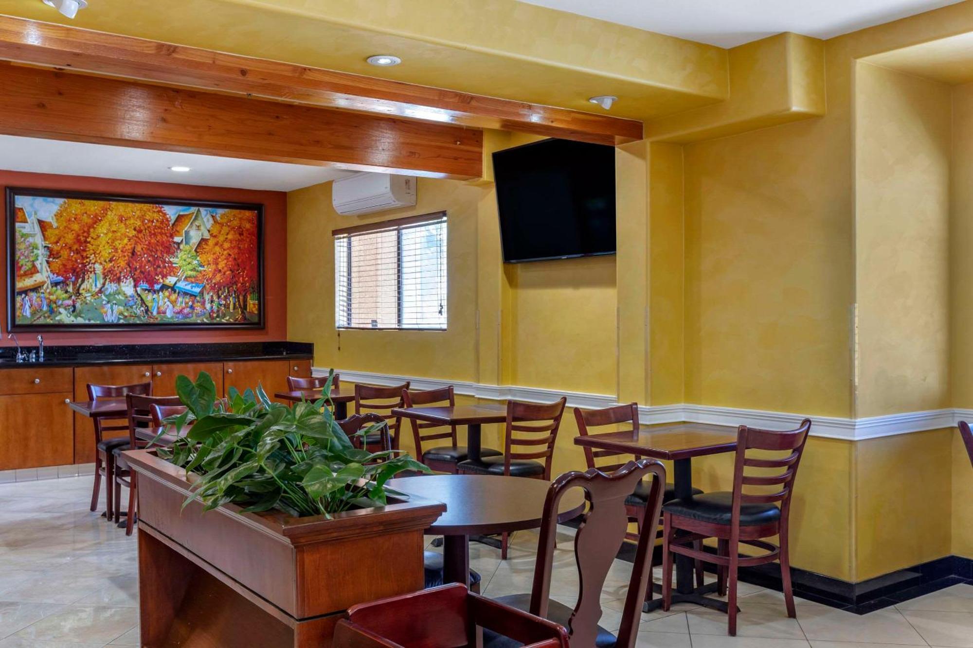 Quality Inn & Suites Westminster Seal Beach Екстер'єр фото