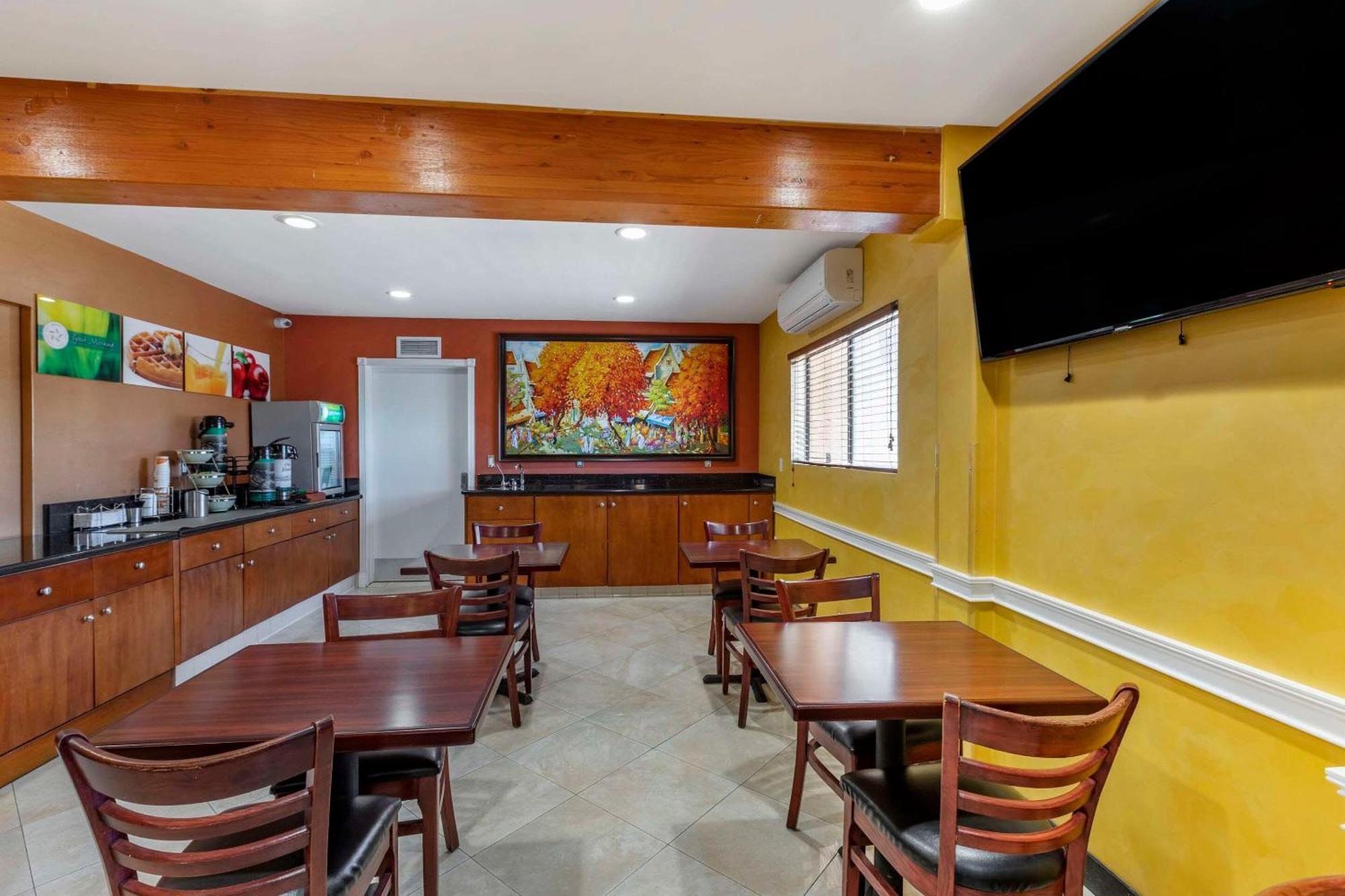 Quality Inn & Suites Westminster Seal Beach Екстер'єр фото