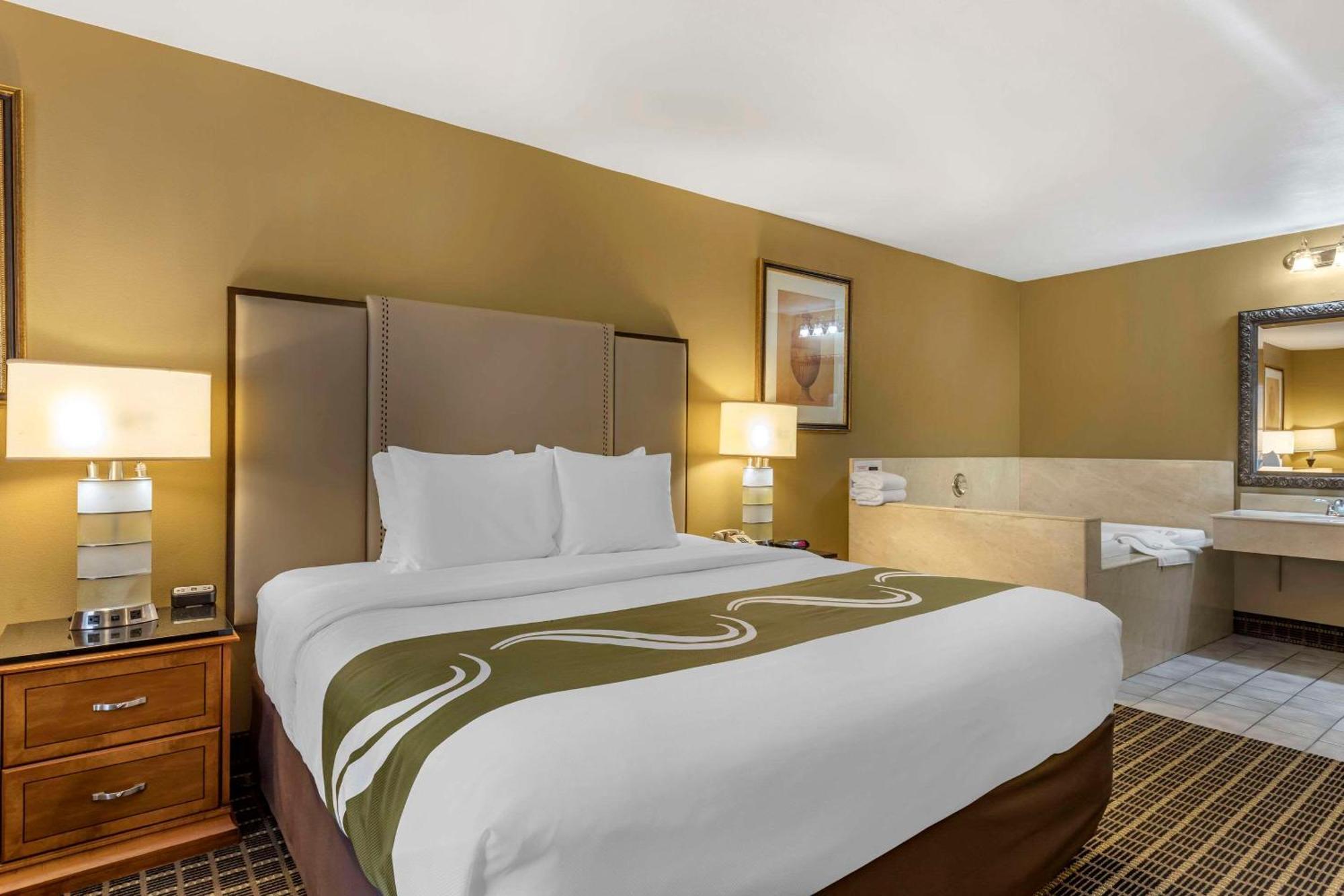 Quality Inn & Suites Westminster Seal Beach Екстер'єр фото
