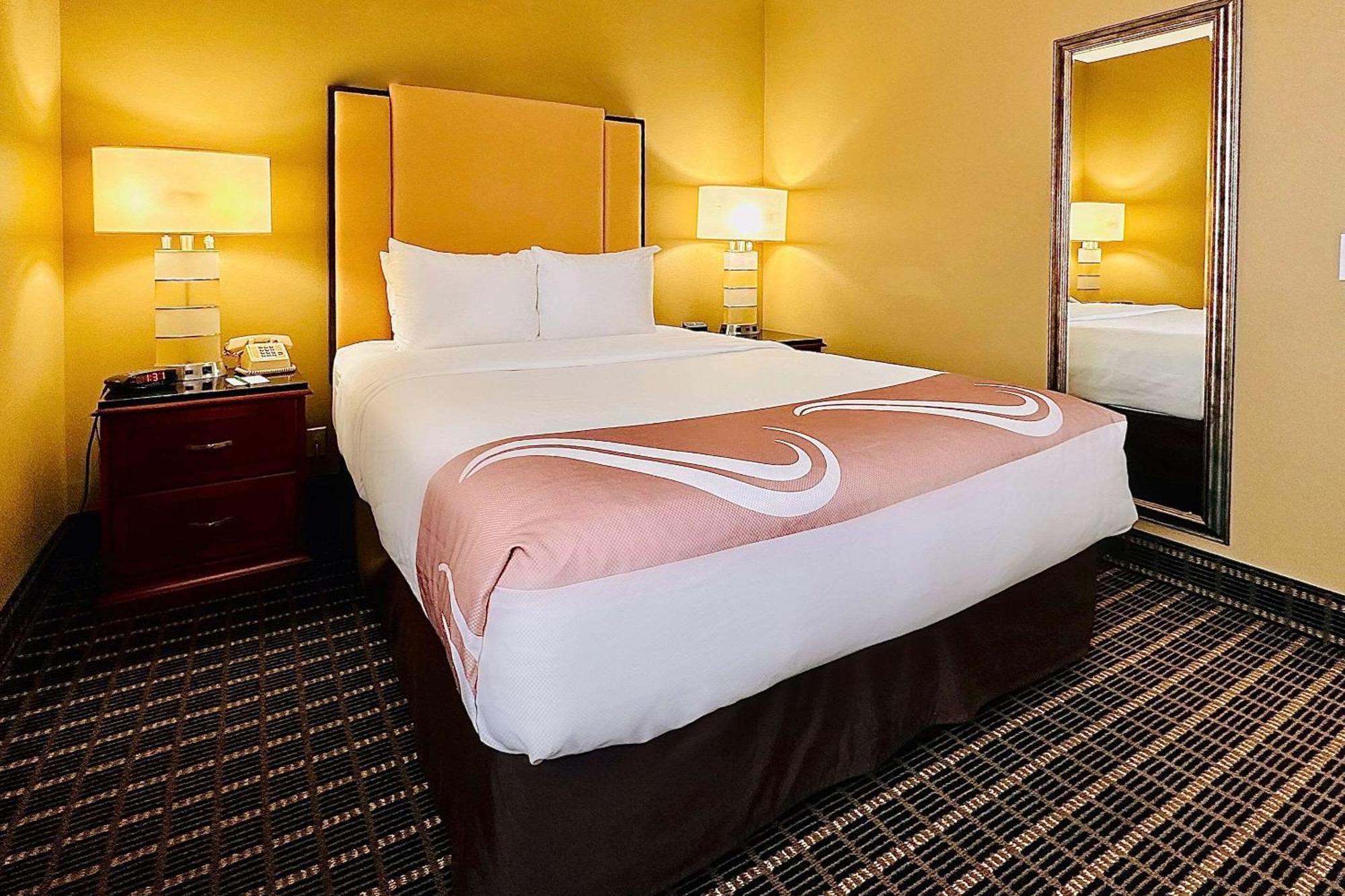 Quality Inn & Suites Westminster Seal Beach Екстер'єр фото
