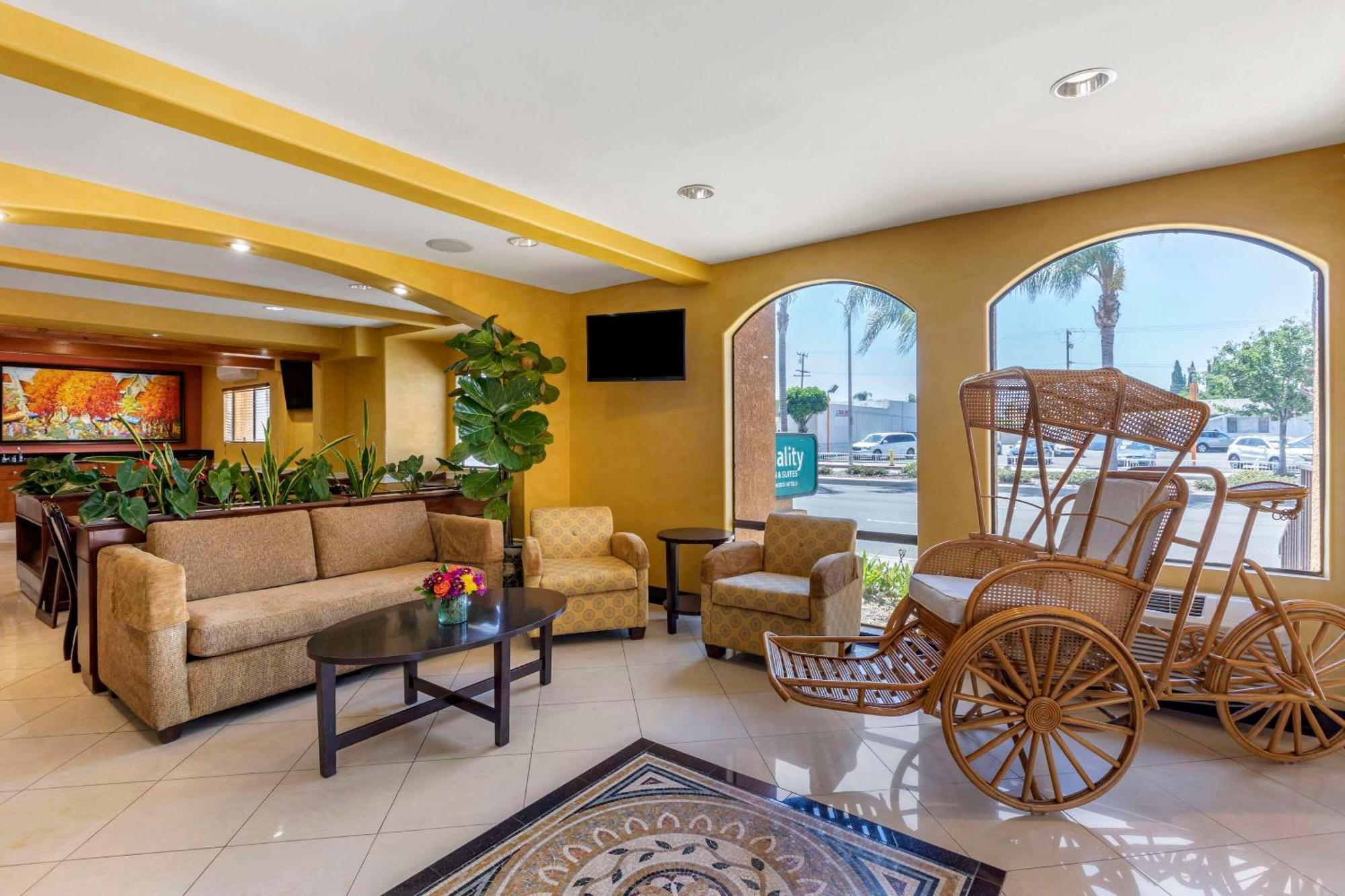 Quality Inn & Suites Westminster Seal Beach Екстер'єр фото