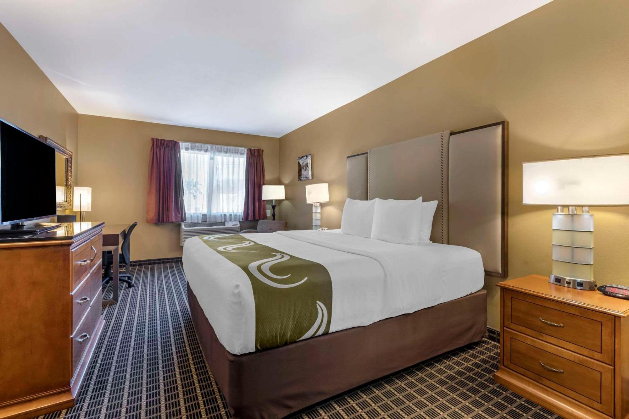 Quality Inn & Suites Westminster Seal Beach Екстер'єр фото