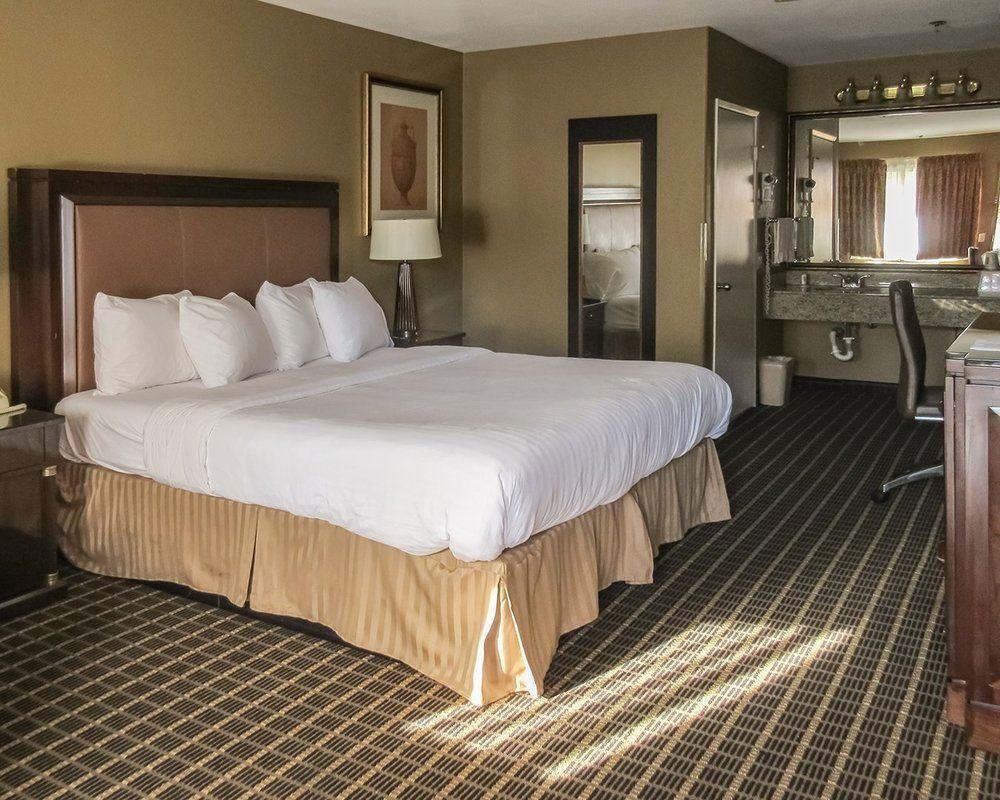 Quality Inn & Suites Westminster Seal Beach Екстер'єр фото