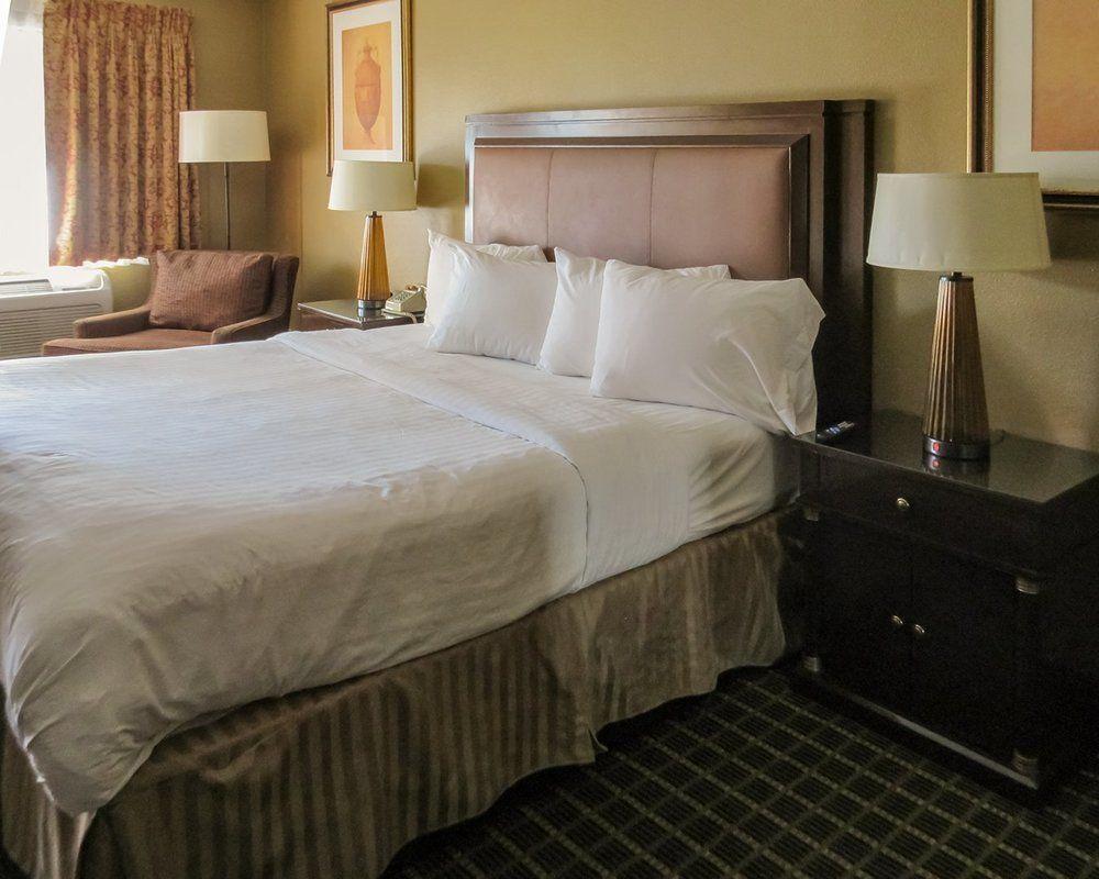 Quality Inn & Suites Westminster Seal Beach Екстер'єр фото