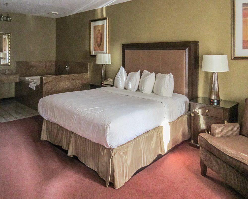 Quality Inn & Suites Westminster Seal Beach Екстер'єр фото